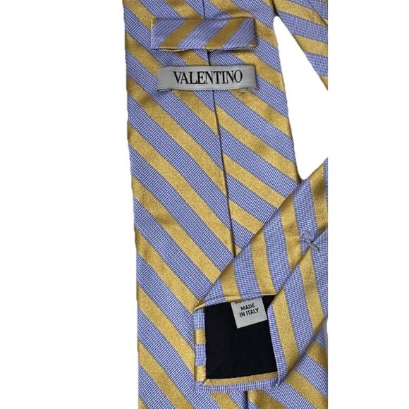 VALENTINO MENS DIAGONAL STRIPE BLUE GOLD SILK TIE ITALY 3.5 x 61 LUXURY - Picture 2 of 4